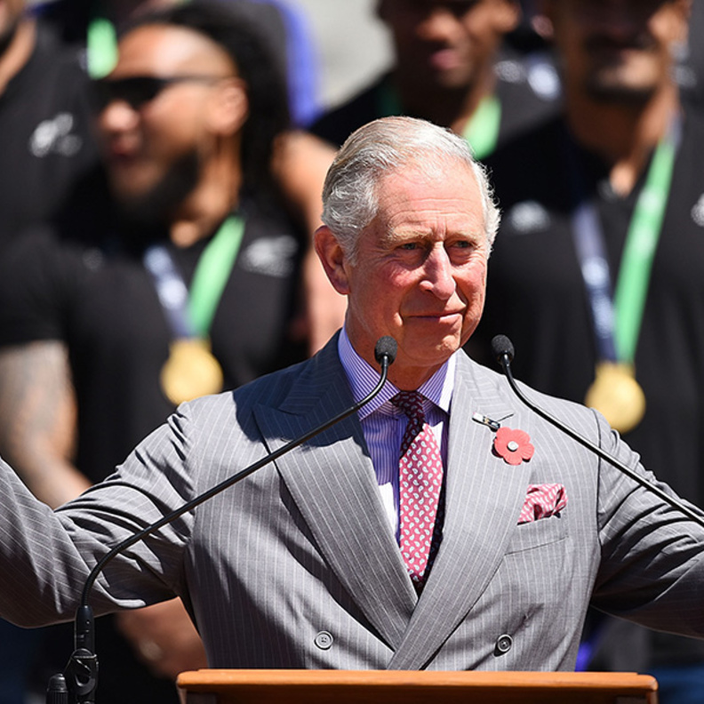 تشارليز يلقي كلمته