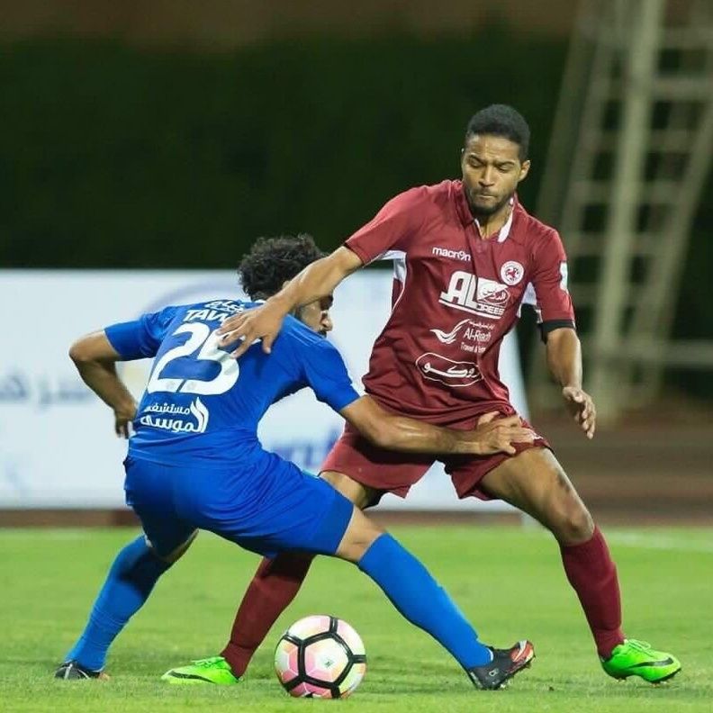 تعادل الفيصلي و الفتح في الدوري السعودي