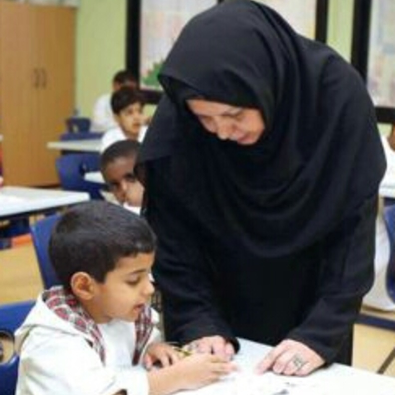 لن تصدقوا ماذا أهدت مديرة لمعلمات وإداريات مدرستها! 