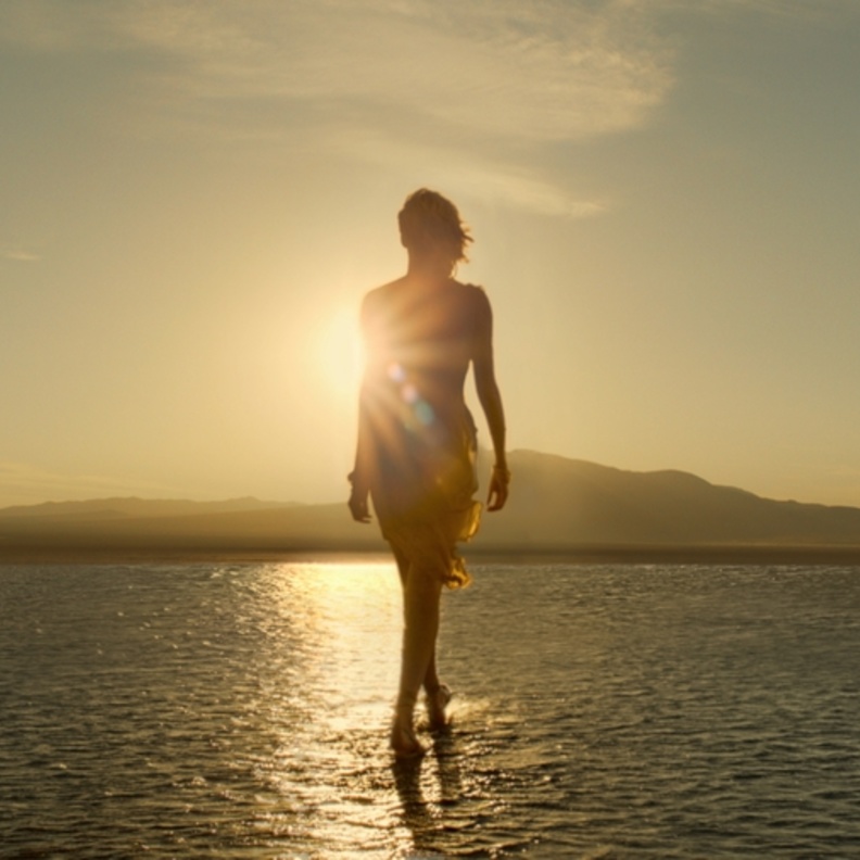 تعود تشارليز ثيرون إلى شاشاتنا قريباً