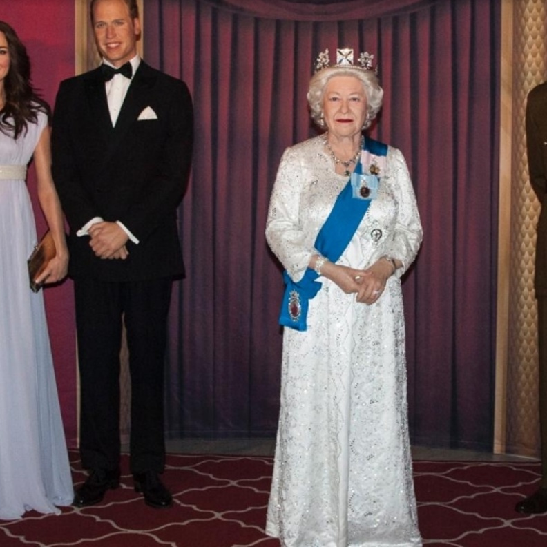 تماثيل العائلة المالكة البريطانية في متحف مدام توسو