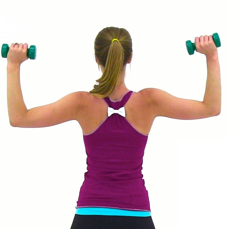 تمتعي بأكتاف مشدودة و جميلة قبل احتفالات نهاية العام