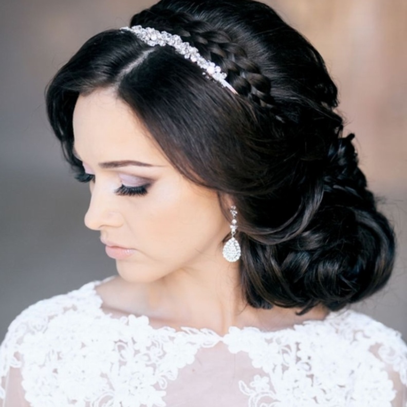 تمتعي في يوم زفافك بشعر لامع وصحي من دون ميش