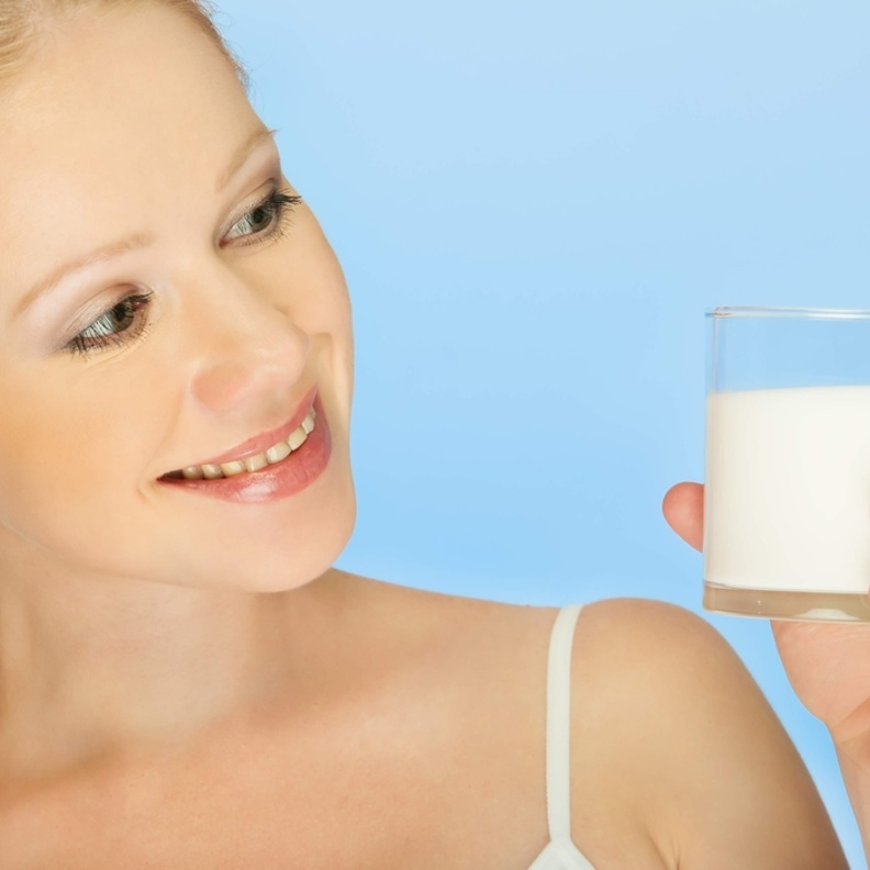 تناولي الحليب في الشتاء لحرق الدهون بسرعة