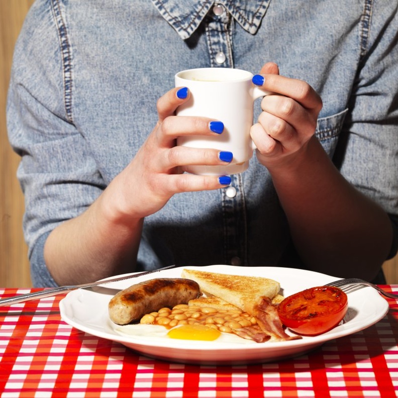 تناولي الكمية الأكبر من السعرات الحرارية في وقت الغذاء