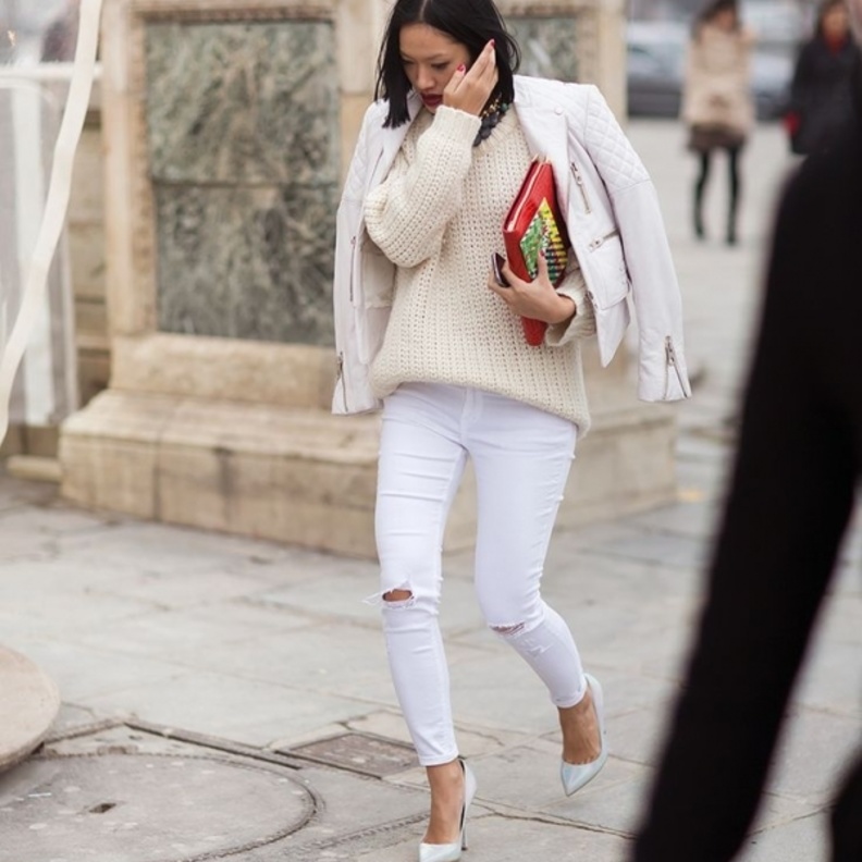 تنسيق جميل بالأبيض لاطلالة شتوية أنيقة