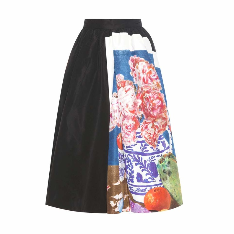 تنورة ميدي عصرية من برادا Prada