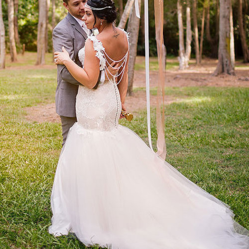 كيف يمكنك التقاط صور متنوعة لفستان زفافك ؟ 