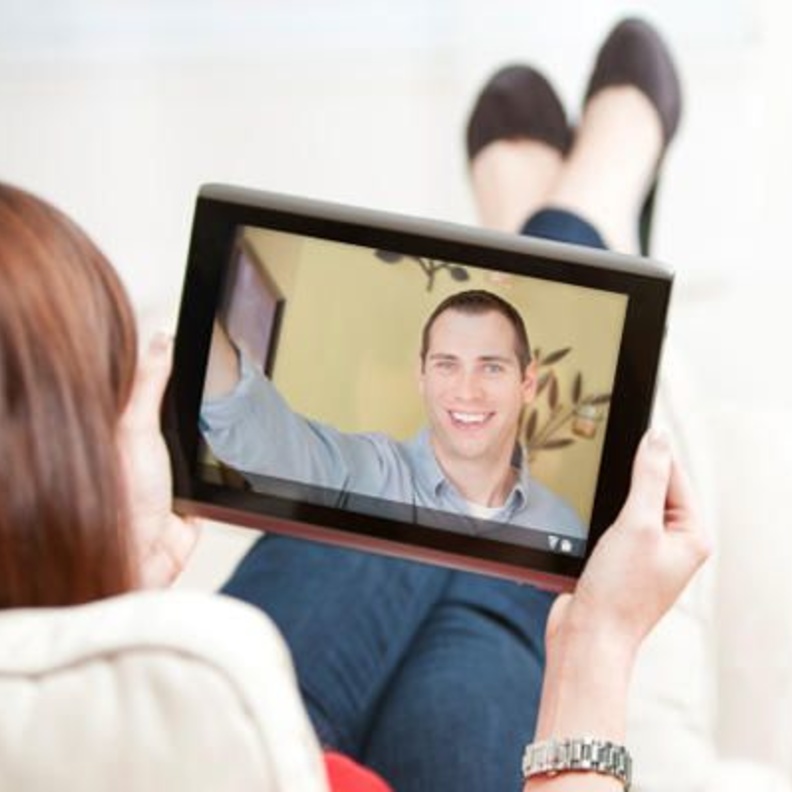 تواصلي مع عريسك يوميا