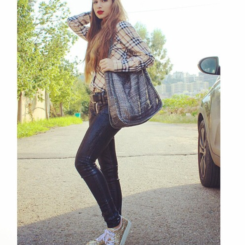 على خطى والدتها نوال الزغبي