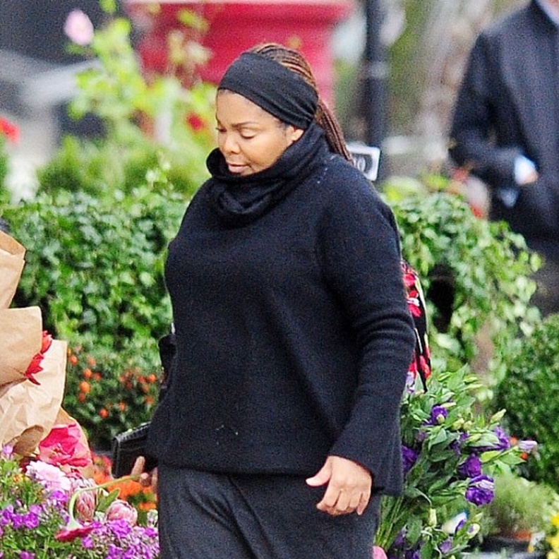 جانيت جاكسون تنجب طفلها الأول في سن الخمسين