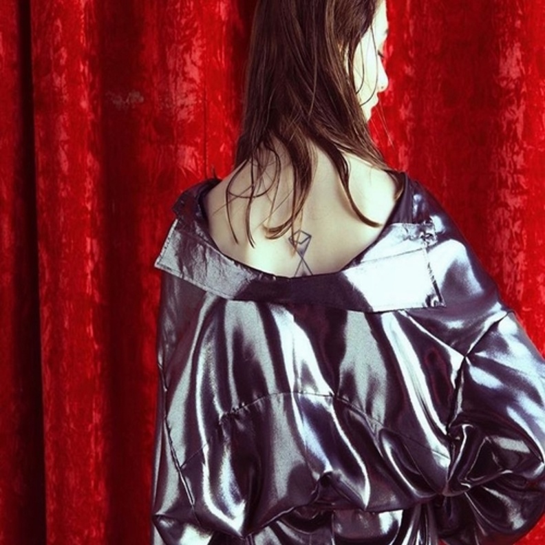 جرأة في اللّون وفي اللقصّة 