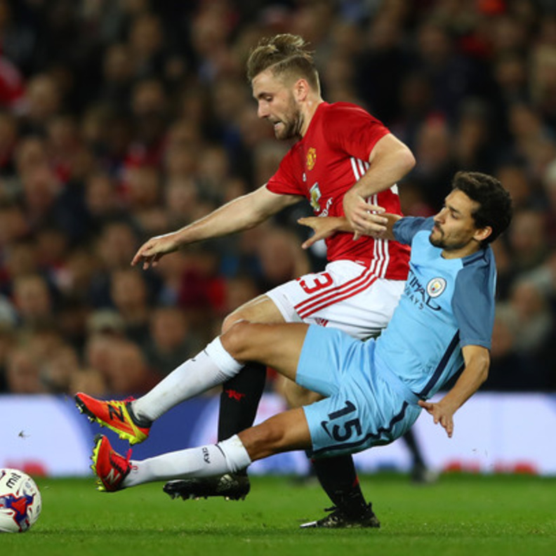 جرد مانشستر يونايتد فريق مانشستر سيتي من اللقب بفوزه عليه 1-0