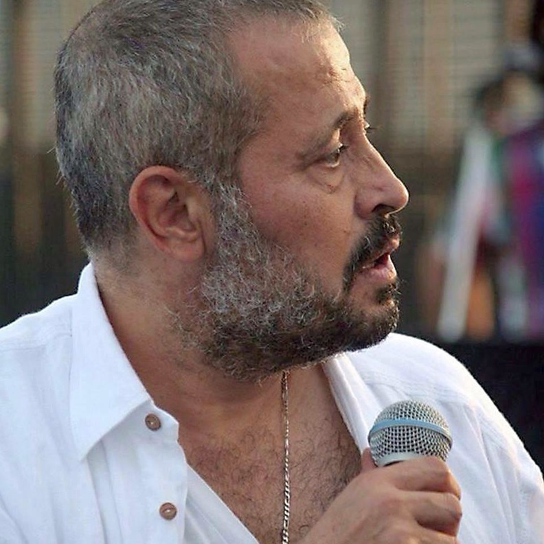 جورج وسوف لا يحرك يده اليسري!