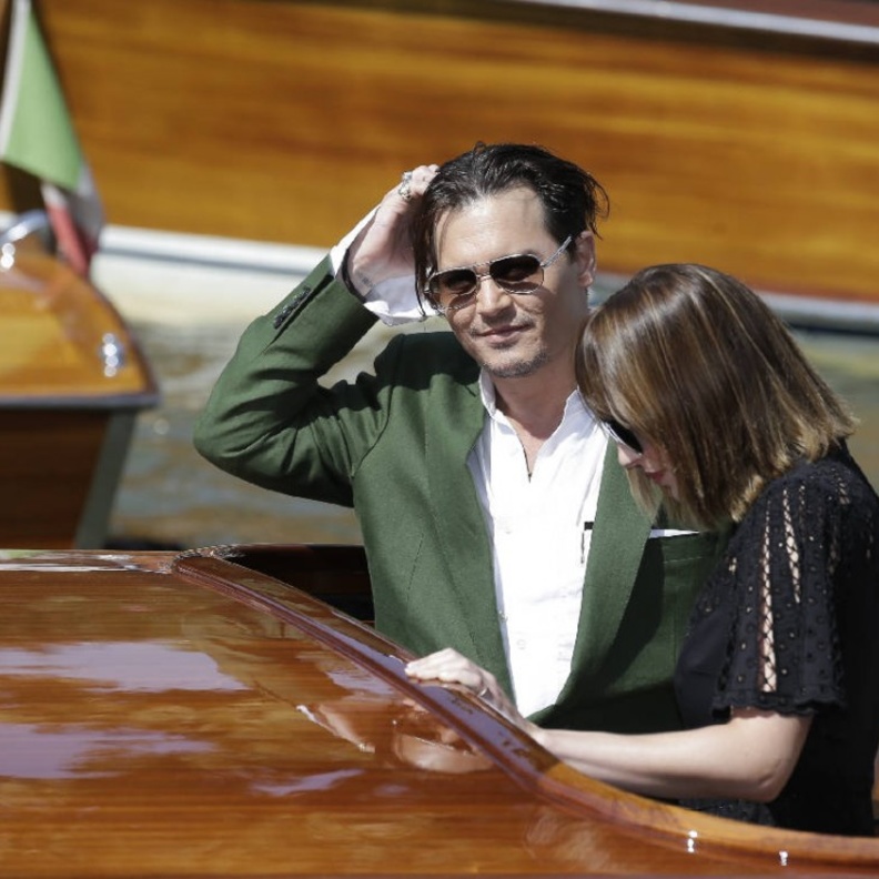 جوني وداكوتا