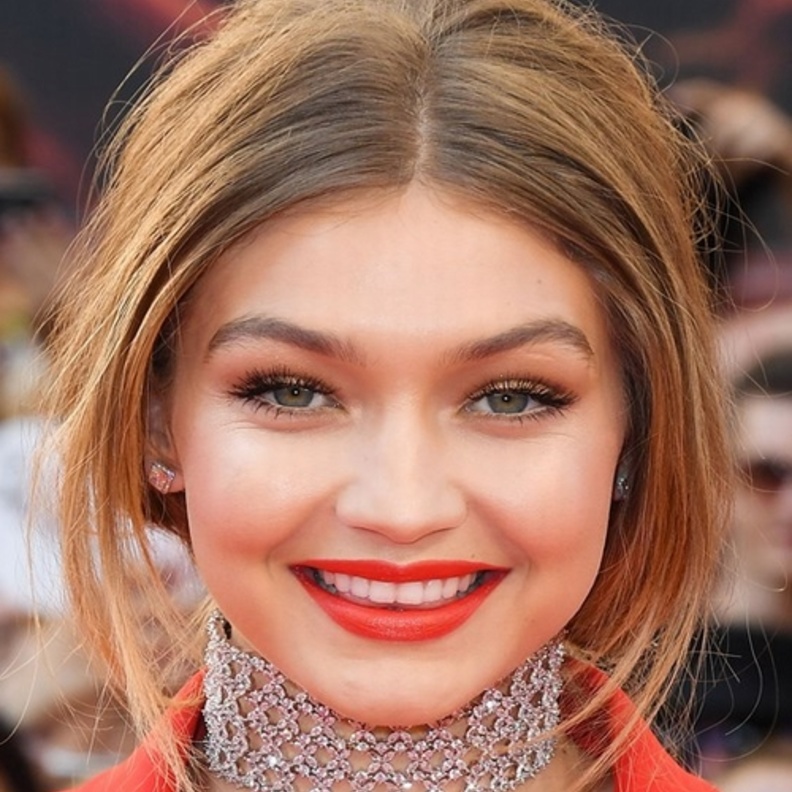 جيجي حديد Gigi Hadid at the 2015 AMAs
