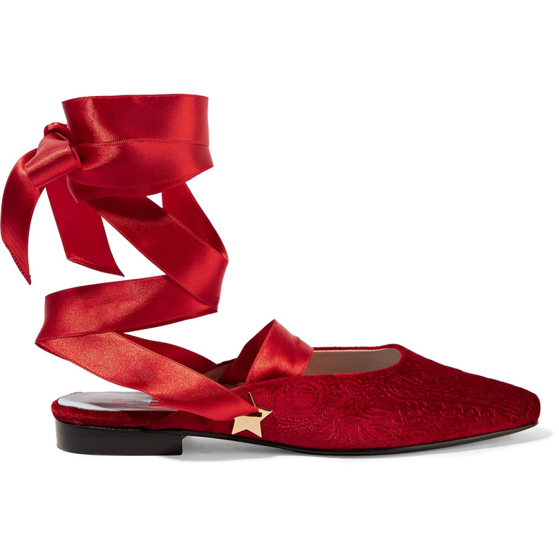 حذاء باللون الأحمر مع شريطة من MR by Man Repeller