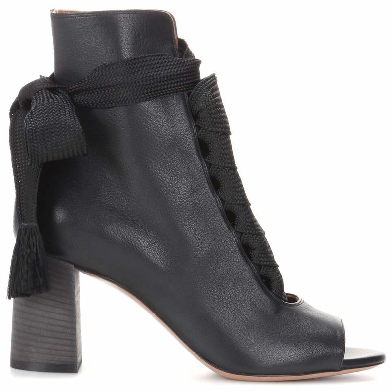 حذاء جلدي مع تفاصيل الشرائط من دار كلوي Chloe