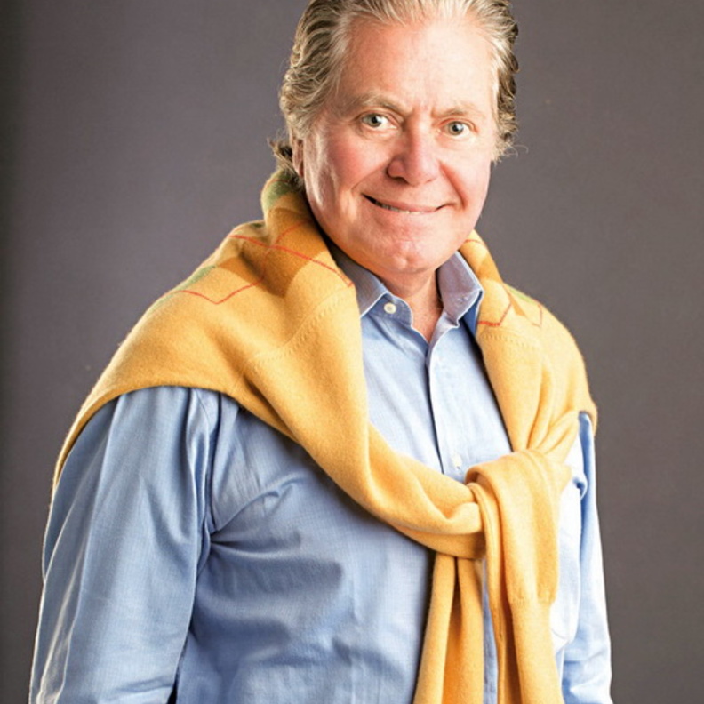 حسين فهمى هل يتطرق لحياته الخاصة