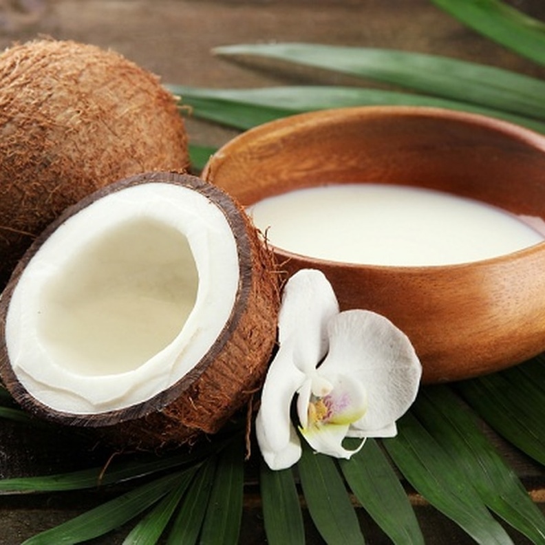 حليب جوز الهند - خلطات تساقط الشعر