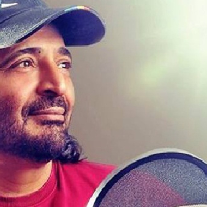 حميد الشاعر يحتفل بتخرج ابنته