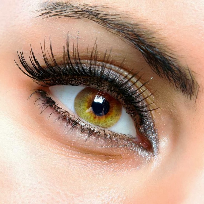 حيل ذكية ستجعل من رموشك كثيفة و جميلة 