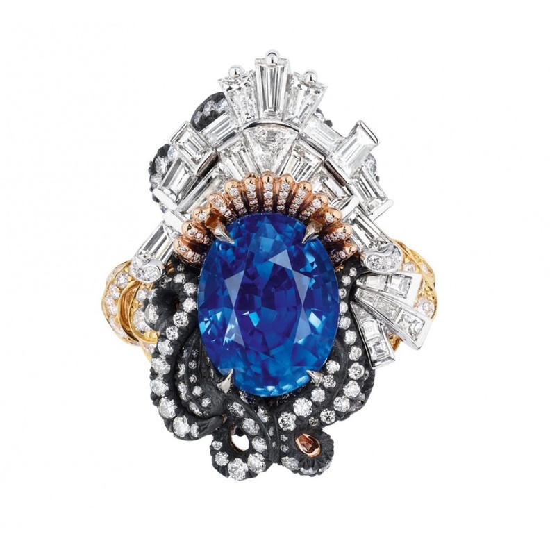 خاتم ديور مع الياقوت الأزرق