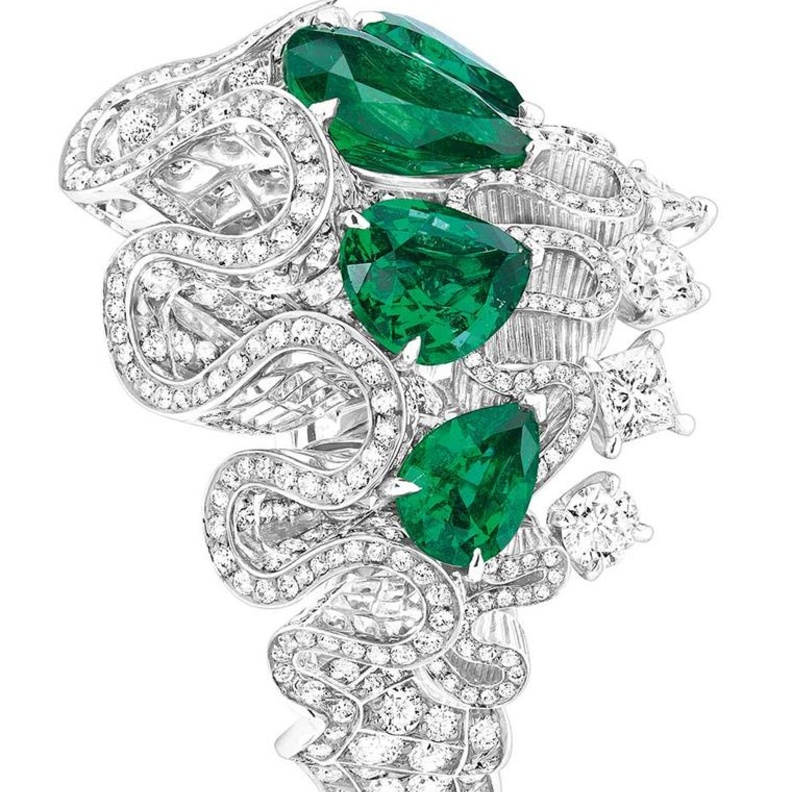 خاتم من ديور