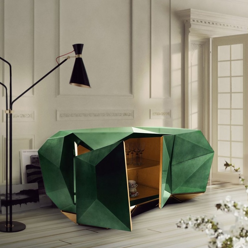 خزانة من Boco Do Lobo باللون الأخضر الزمردي