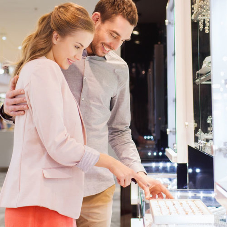 كيف تجدين خاتم الزواج المثالي ؟