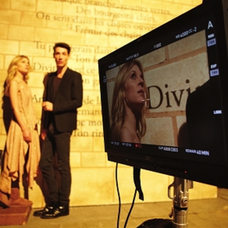 خلال التصوير