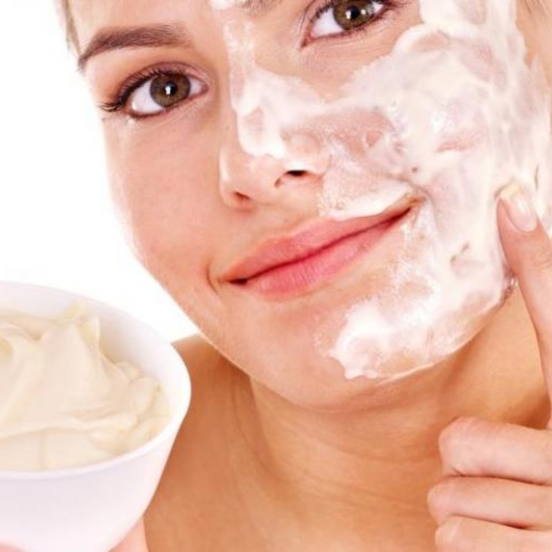  خلطات طبيعية تغنيكِ عن حقن البوتوكس