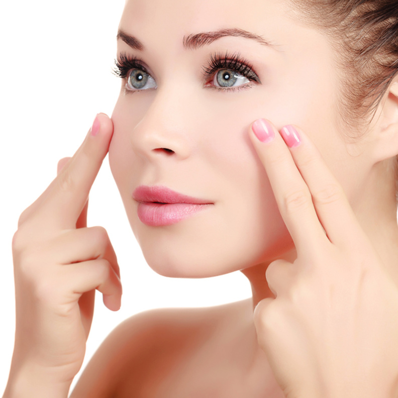 خلطة طبيعية لمعالجة مشكلة انتفاخ الوجه في الصباح