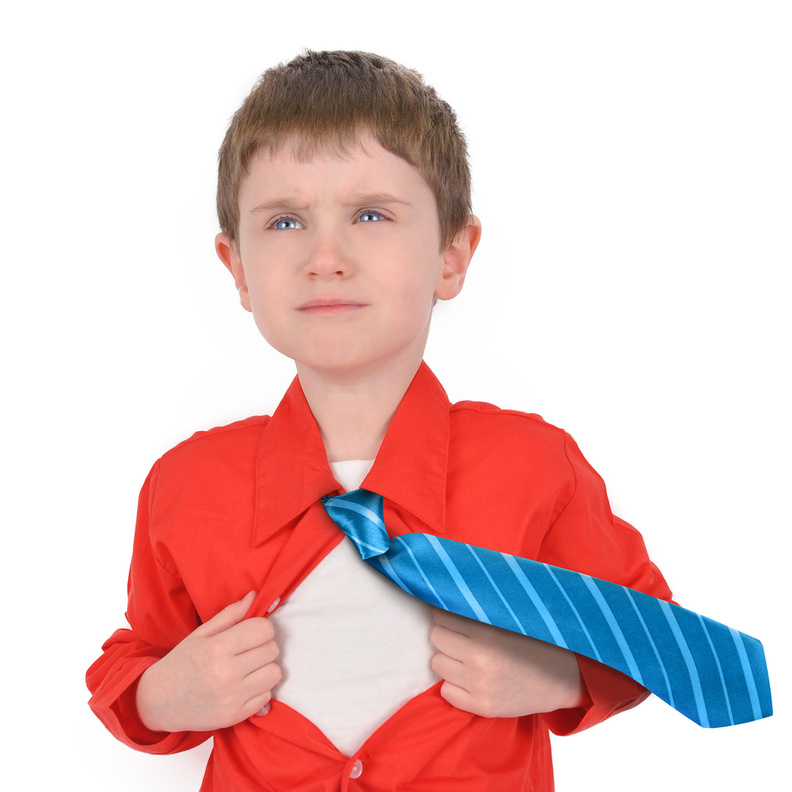 خلع الطفل ملابسه امام الاخرين 