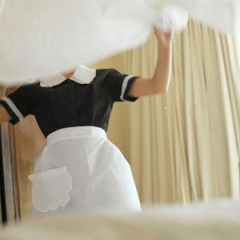 خليجية تكتشف بعد عام بأن خادمتها المنزلية رجل