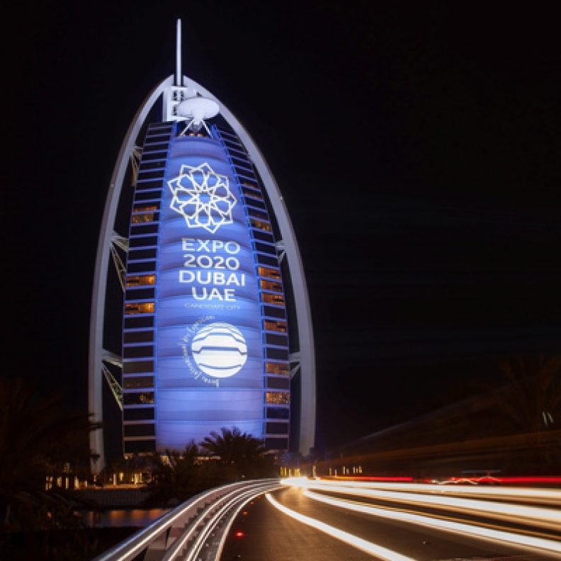  دبي تتألق - برج العرب