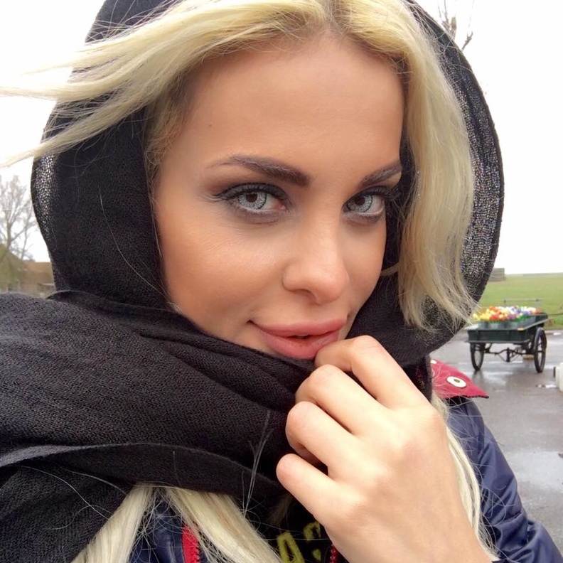 دومنييك تتعرض للتحرش في الهند