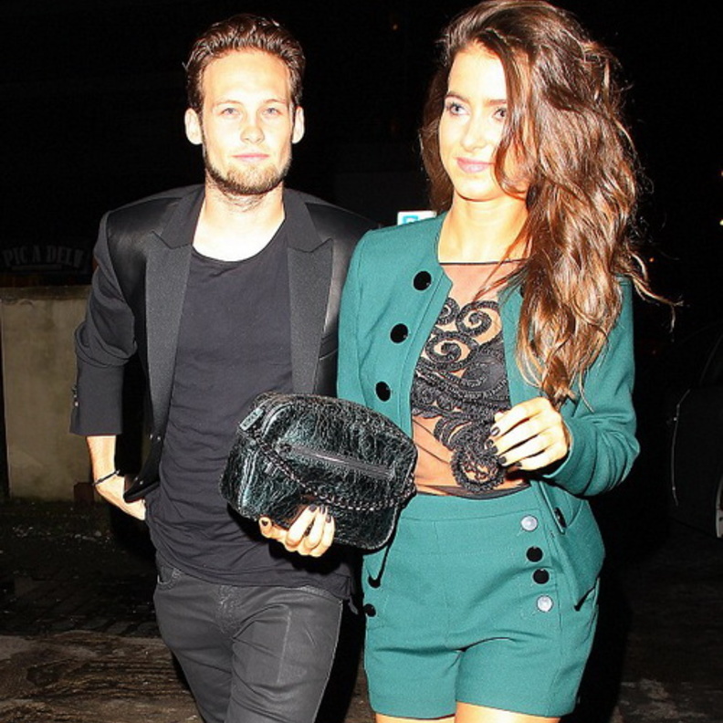 مارتيال وصديقته