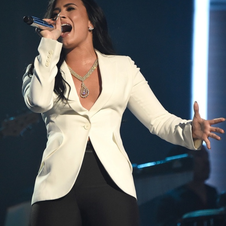 اقراط كريستينا ريتشي من مجوهرات فريد ليتون 