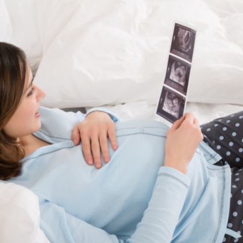 حركة الجنين بداية من الشهر الخامس إلى الشهر التاسع