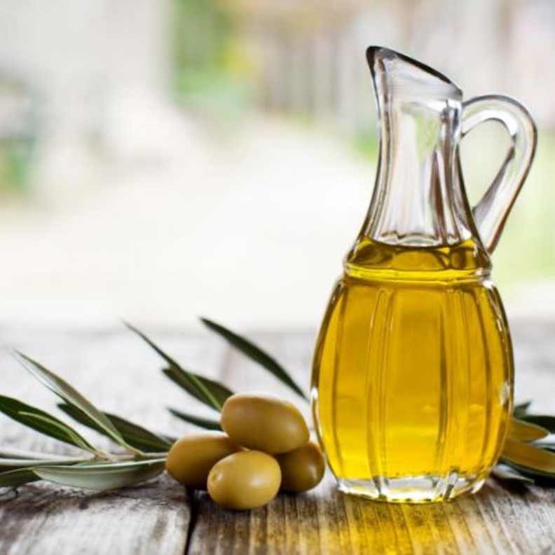زيت الزيتون يعالج الإمساك