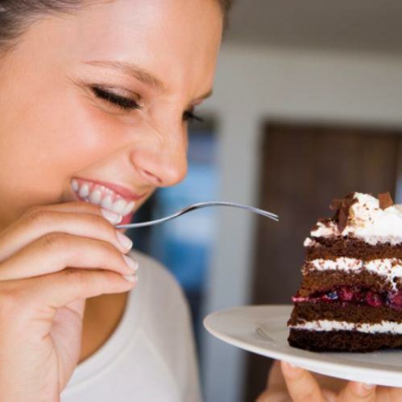 تحديد الكميه يحد من مثره تناول حلويات العيد