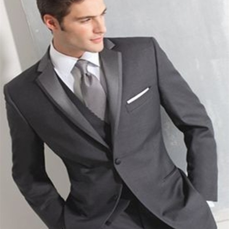 رائحة القدمين تحرج العريس اكثر من الاخرين