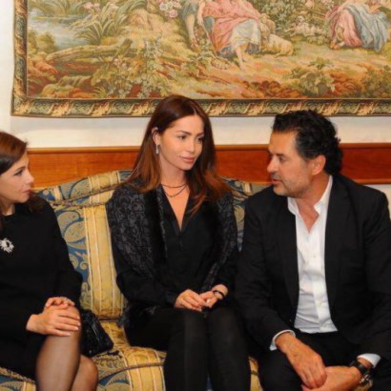 ماجدة الرومي تواسي راغب وزوجته السيدة جيهان علامة