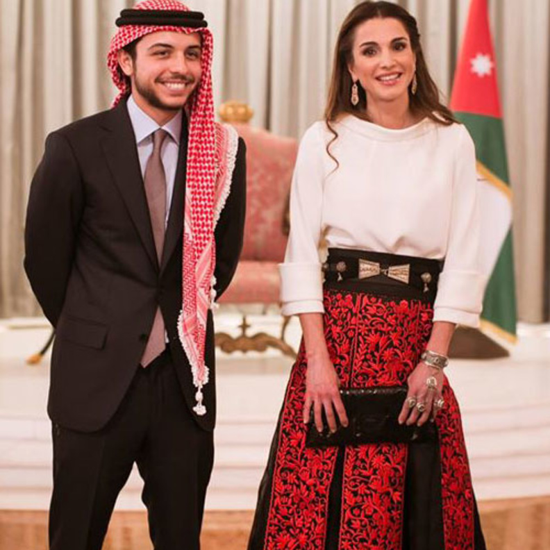 الأمير الحسين يشارك في سباق سيارات خيري في الصحراء