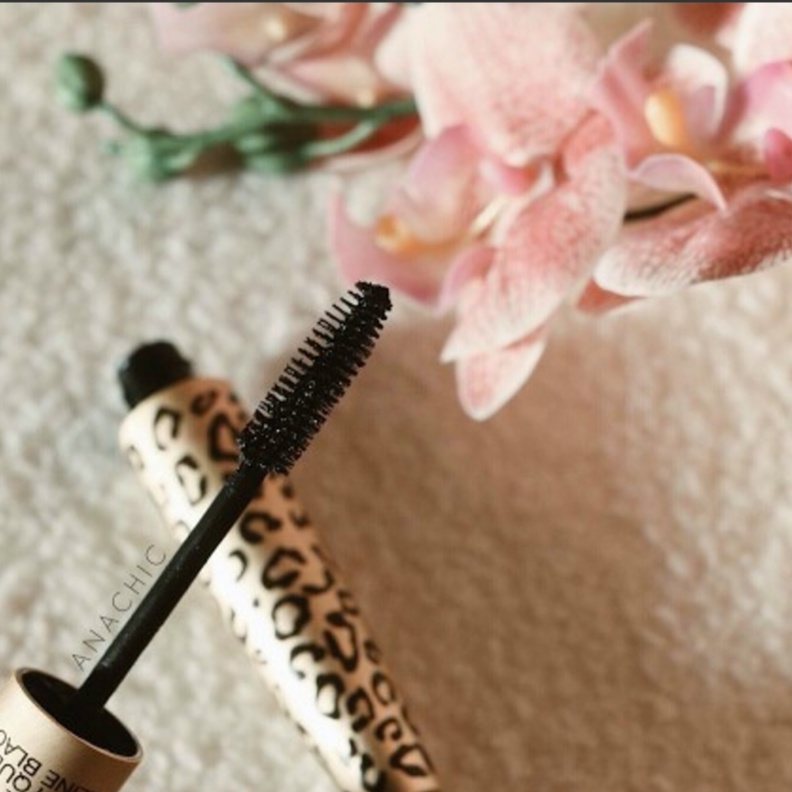 رنا ودروسها عن الماسكارا في اليوتيوب 