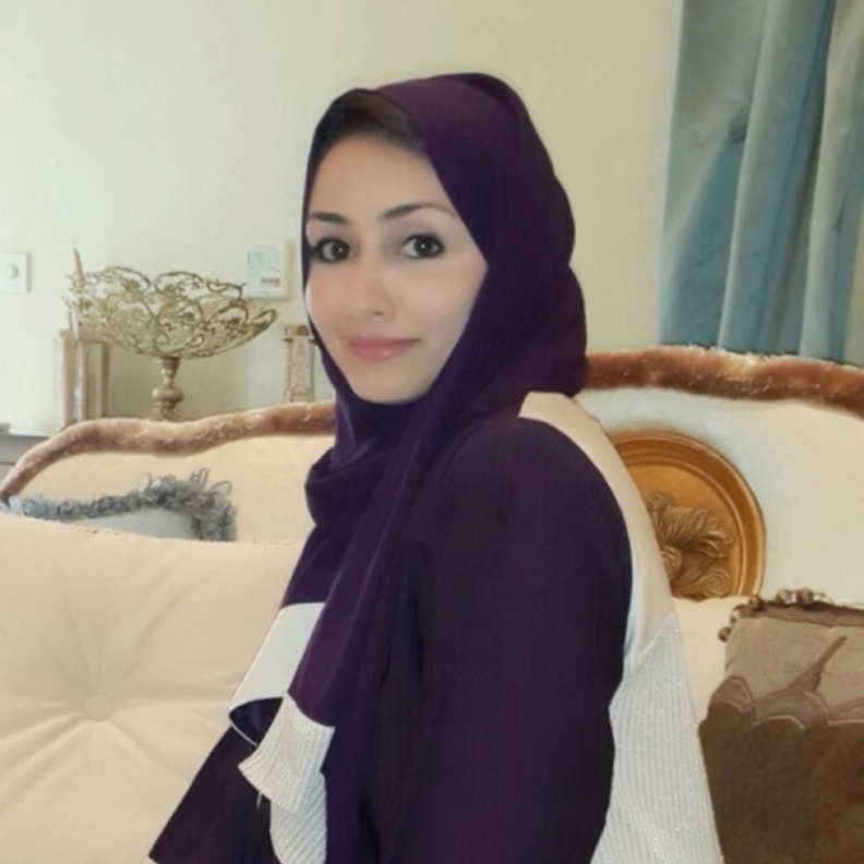 المصممة السعودية ريم حجار: أمي هي معلمتي الأولى وشخصيتي تظهر في تصاميمي 