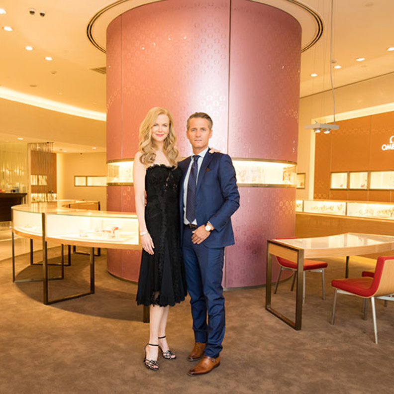 زارت نيكول كيدمان بوتيك أوميغا Omega  في أورينتال بلازا الذي يعد المتجر الرئيسي الأكبر من حيث المساحة في الصين