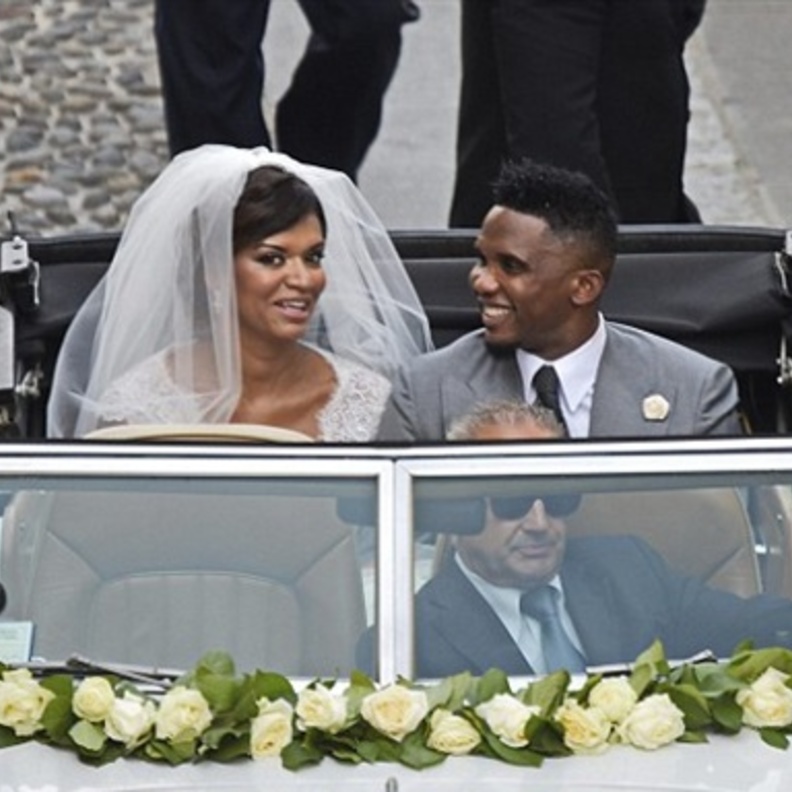 فستان زفاف عروس اللاعب الكاميروني صامويل إيتو