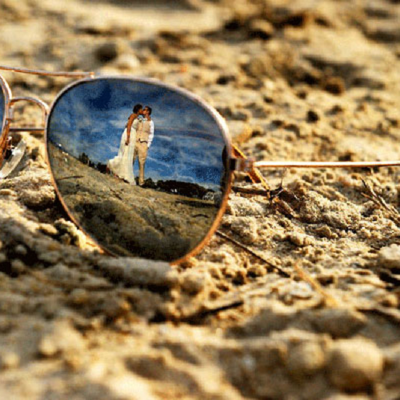 زفاف رومانسي على الشاطىء